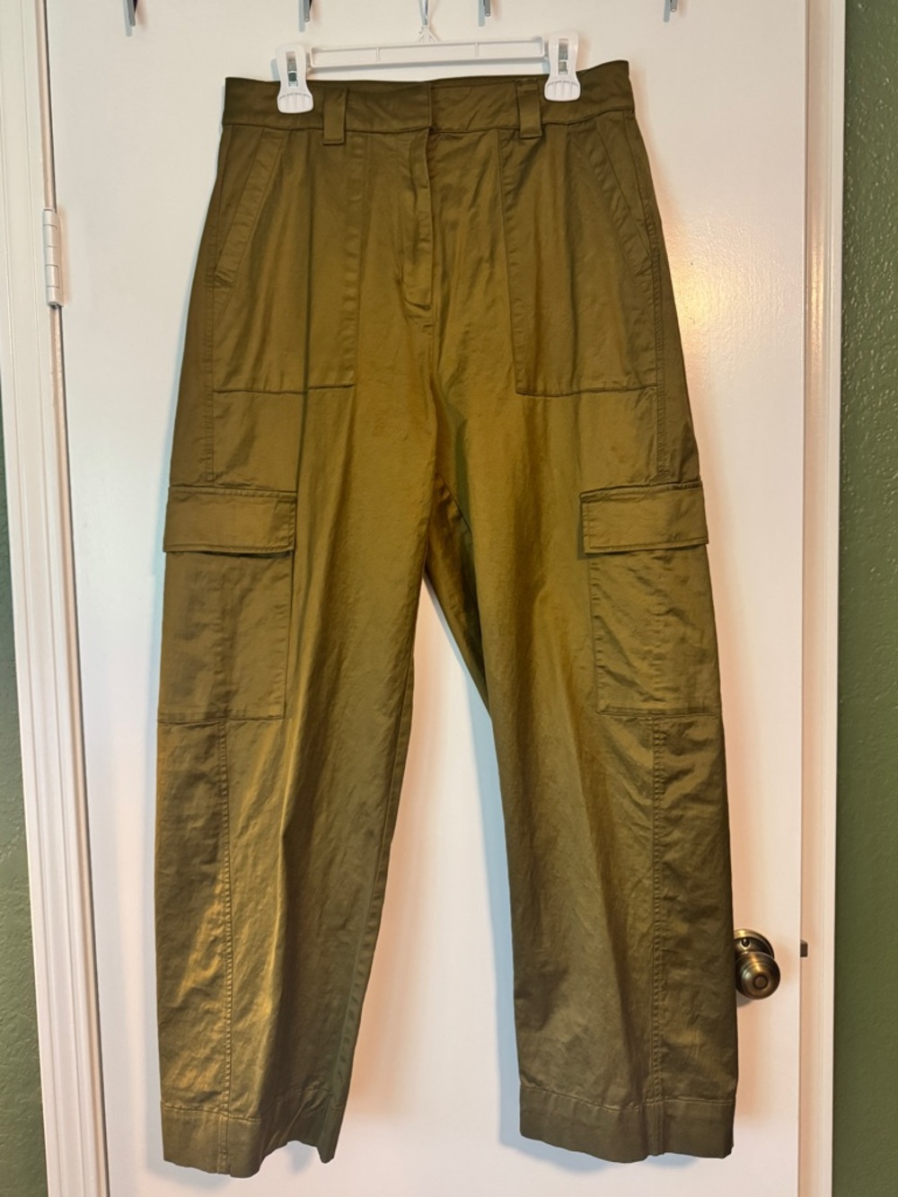 NWOT Old Navy extra high-rise cargo pants size 10 tall